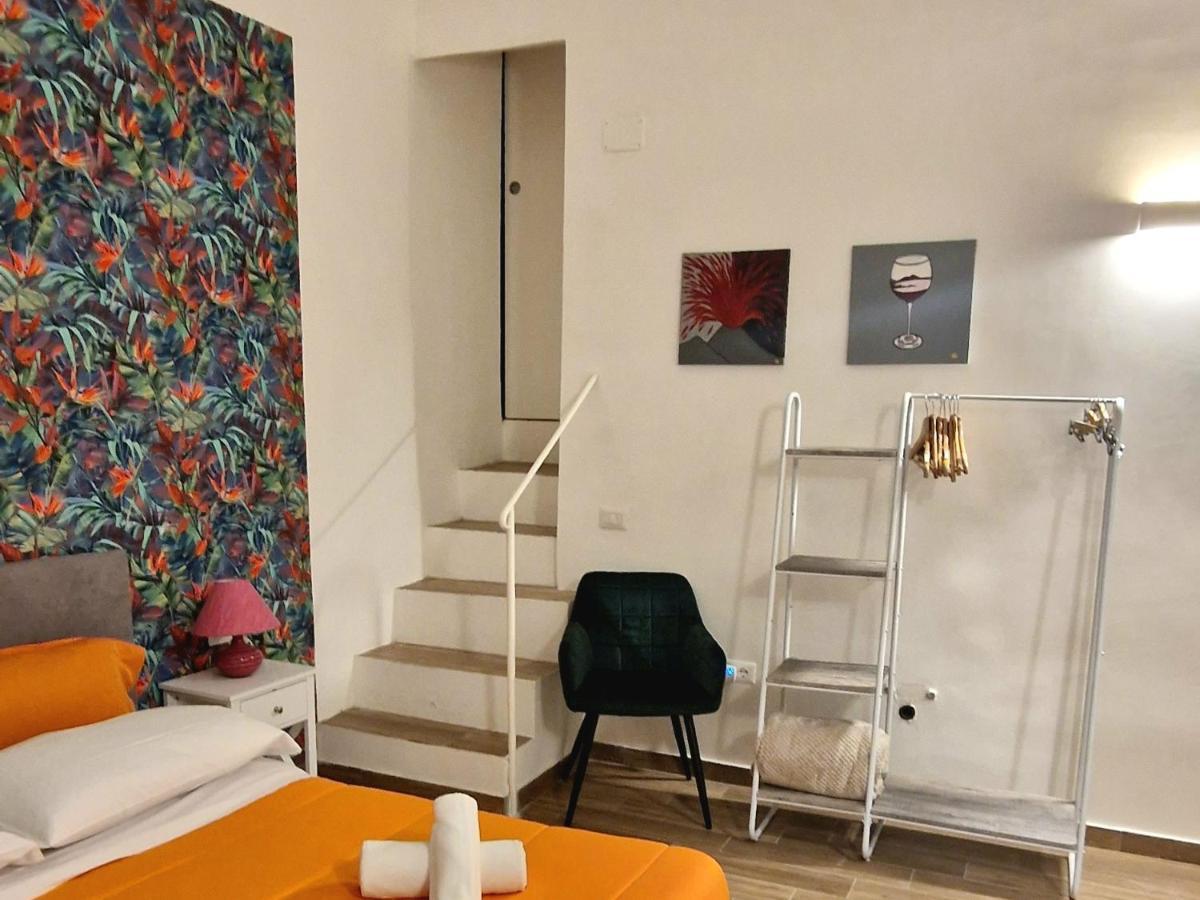 Tribunali Platamon نابولي المظهر الخارجي الصورة